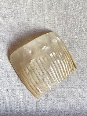 Mother of Pearl Iridescent Ivory Hair Comb
